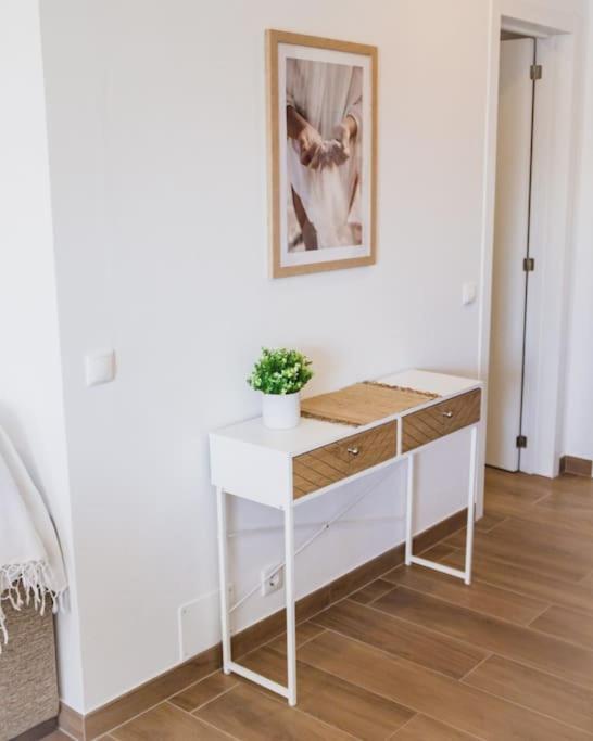 Lovely & Bright Renovated Apt. W/ Balcony In Lagos Eksteriør bilde